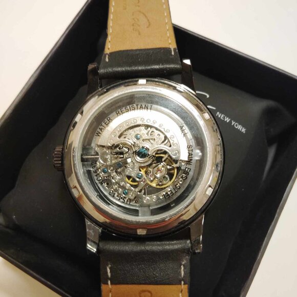 Kenneth Cole Watch New in Box - Picture 10 of 14